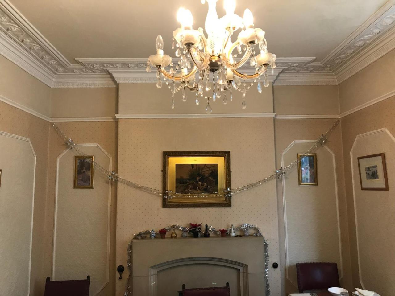 Manor Lodge Guesthouse Киншем Экстерьер фото